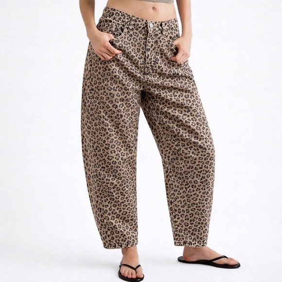 Abercrombie & Fitch Denim - Abercrombie & Fitch The Barrel Jean Mid Rise Leopard Print Denim 26 Regular New